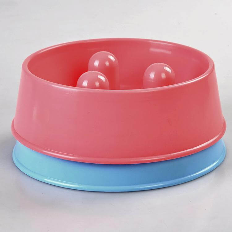 YES4PETS medium pet anti-gulp feeder bowl in pink and blue to slow down pets' eating for better digestion.