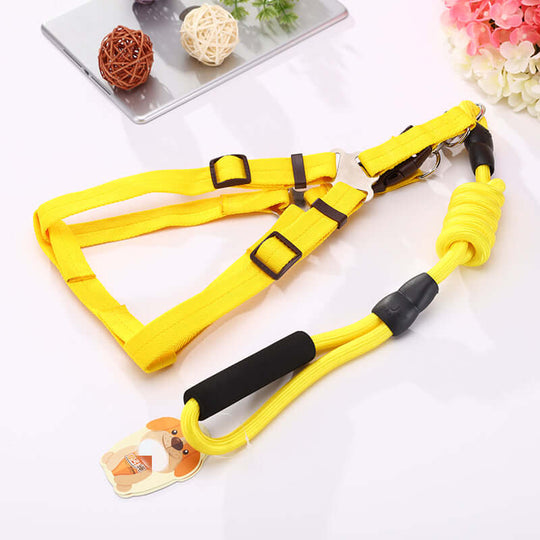 YES4PETS medium dog harness and leash in yellow, designed for comfort and easy wear, perfect for medium dogs.