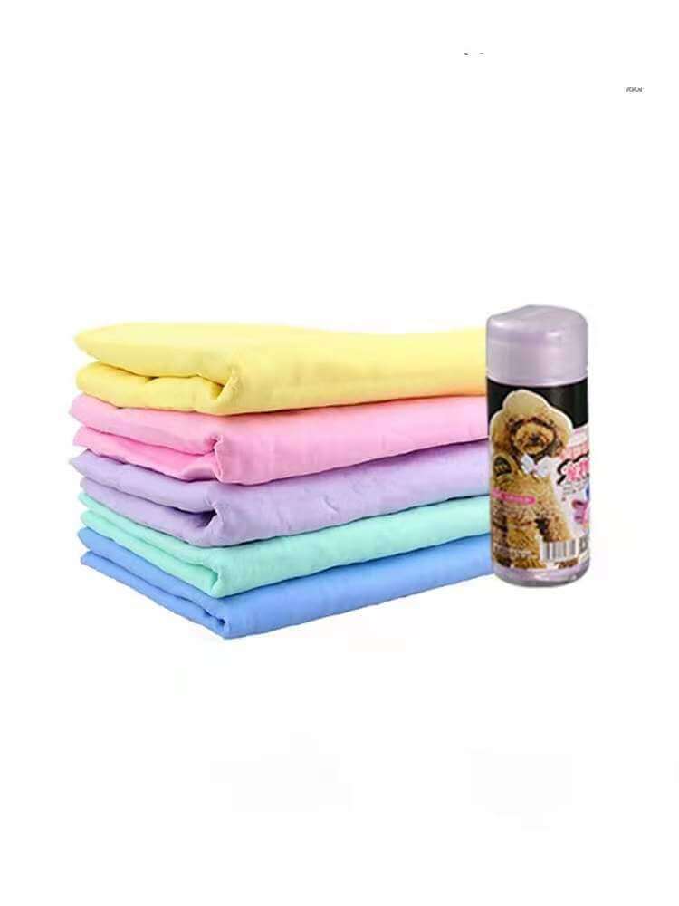 YES4PETS large absorbent towels in pastel colors for pets, ideal for bathing and grooming, featuring soft-touch, durable material.