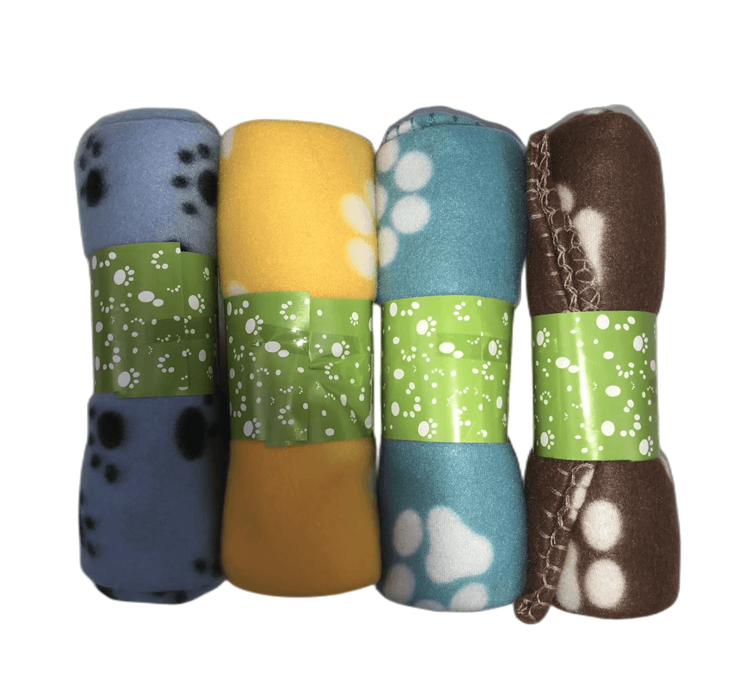 YES4PETS fleece pet blankets in blue, yellow, teal, and brown, perfect for dogs and cats.