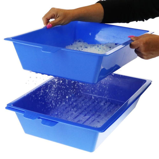 YES4PETS Lift and Sift self-cleaning cat litter tray in use, showcasing blue trays for easy waste removal.