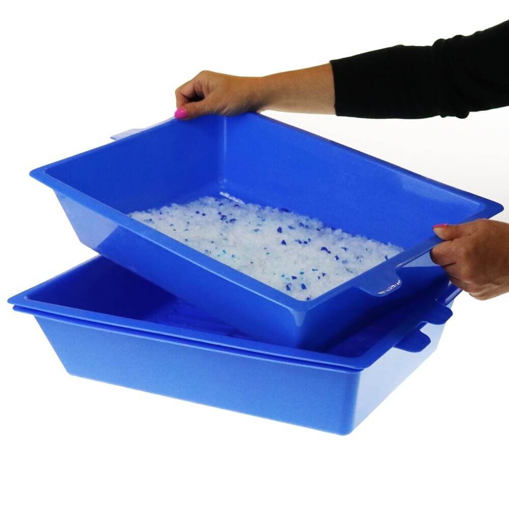 Lift and Sift self-cleaning kitty litter tray in blue, promoting easy waste removal and minimal mess.