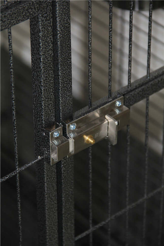 Close-up of durable metal latch on YES4PETS 160cm XL bird cage, offering secure access for pets.