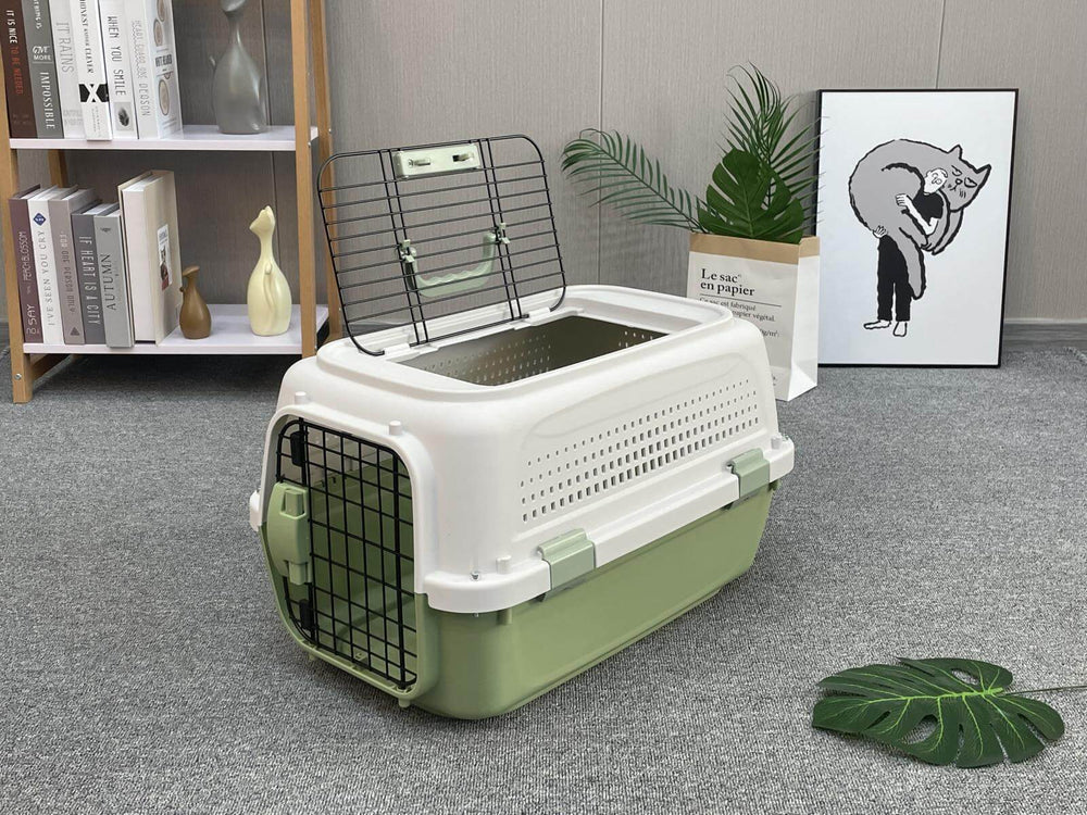 Affordable YES4PETS medium pet carrier in green, suitable for dogs, cats, and rabbits with large entrance and ventilation.