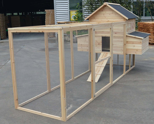 XXXL Chicken coop and hutch for rabbits, guinea pigs, and more, made of solid wood with a spacious design.