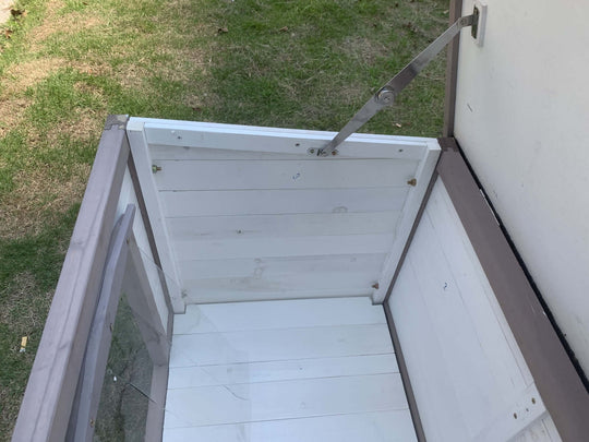 Inside view of YES4PETS wooden dog kennel house with open roof for ventilation, showcasing quality and spacious design.