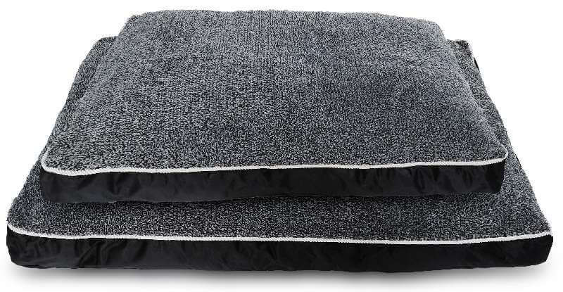 Large, affordable dog bed cushion with soft fleece surface, ideal for pets, 100 x 70 x 10 cm, black color.