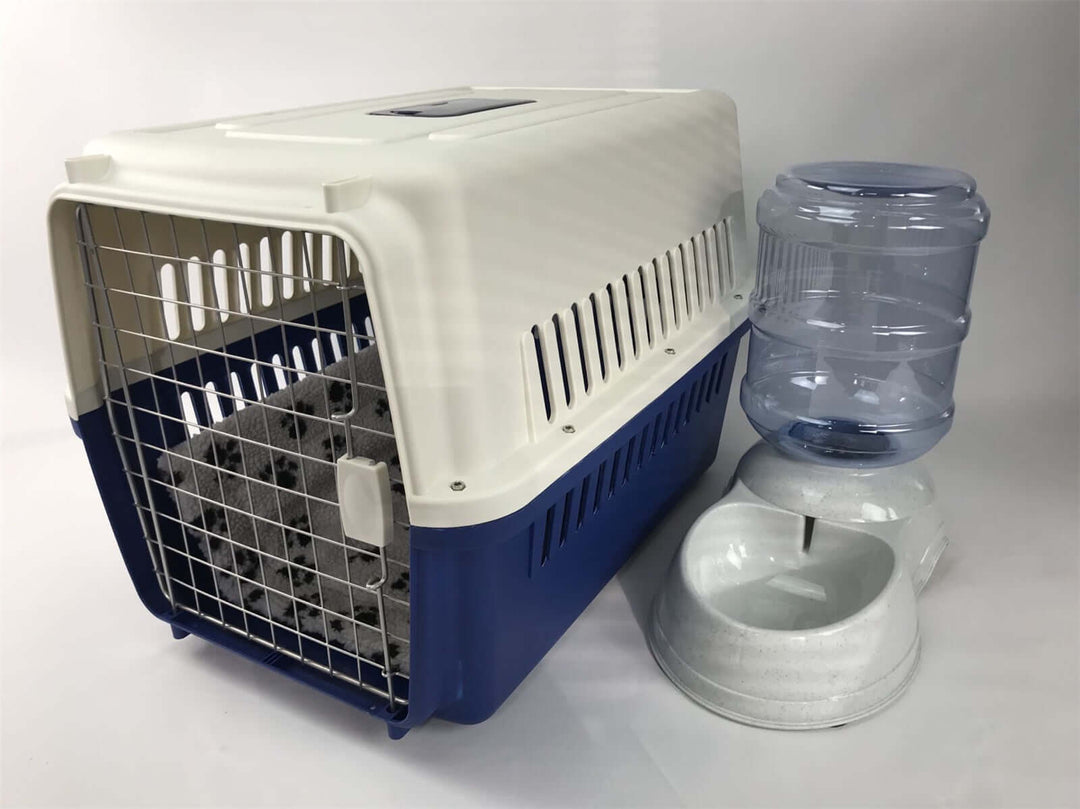 YES4PETS XL dog and cat crate carrier with mat and water dispenser, lightweight and durable pet travel solution.