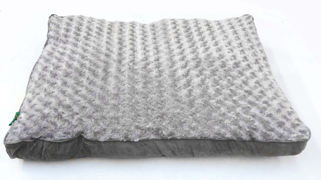 Medium dog bed cushion in grey, ultra-soft fleece for dogs and cats, comfortable and affordable pet mattress.