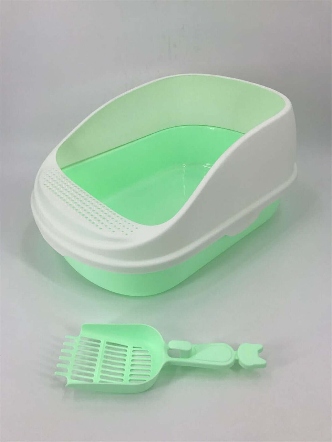 YES4PETS large green portable cat toilet litter box with scoop, designed for mess-free and easy cleaning.