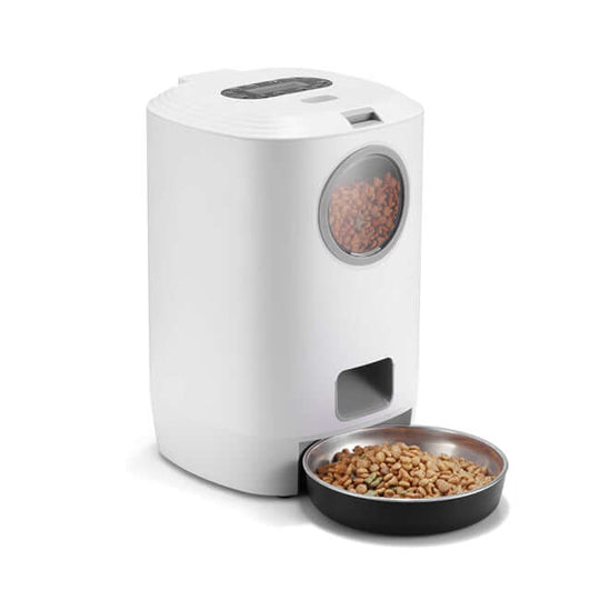 YES4PETS 4.5L automatic pet feeder with visible food storage and bowl for dogs and cats.