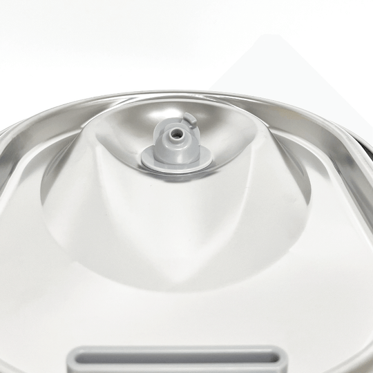 Close-up view of YES4PETS 2L automatic electric pet water fountain fountain nozzle.