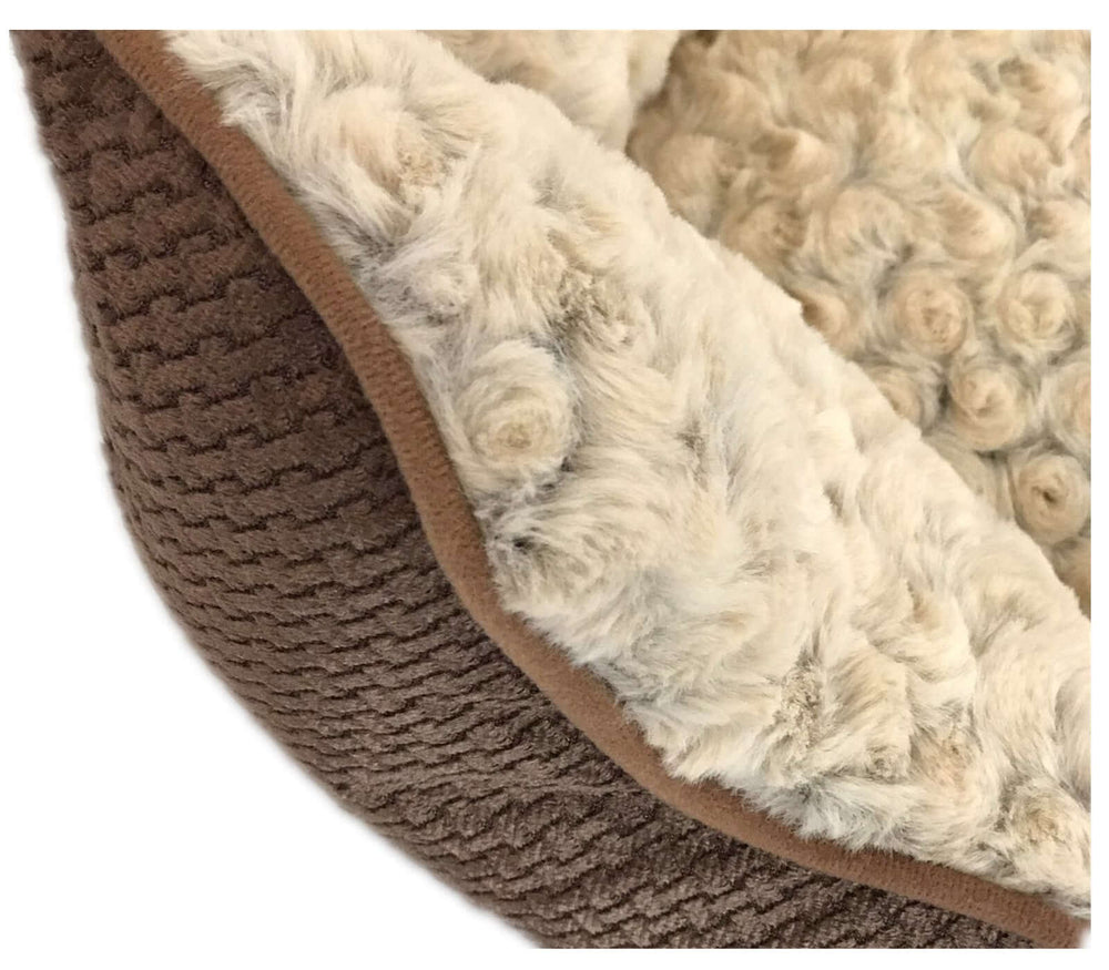 Close-up of a large washable pet bed with ultra-soft fleece and brown texture, perfect for cats and dogs.