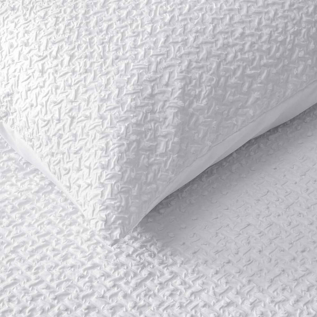 _label_, DSZ Product, feed-cond-new, feed-sl-free shipping, free-shippingAccessorize Dotty Clip White Jacquard Quilt Cover Set King - Premium Home & Garden > Bedding > Duvet Covers from Accessorize ! Shop Online Buy Now at S & D's Value Store Family Business Best Customer Service_label_, DSZ Product, feed-cond-new, feed-sl-free shipping, free-shipping