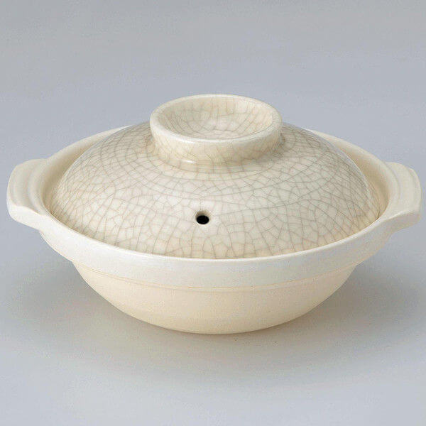 Donabe Japanese clay pot 24.5cm, ideal for soups and stews, with traditional design and affordable quality. Perfect for 2-3 people.