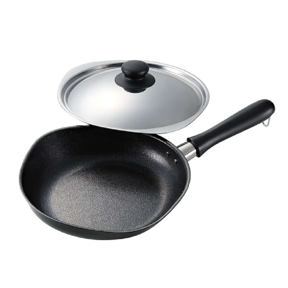 Sori Yanagi Japanese cast iron frying pan skillet with stainless steel lid, 22cm, showcasing quality and durability.