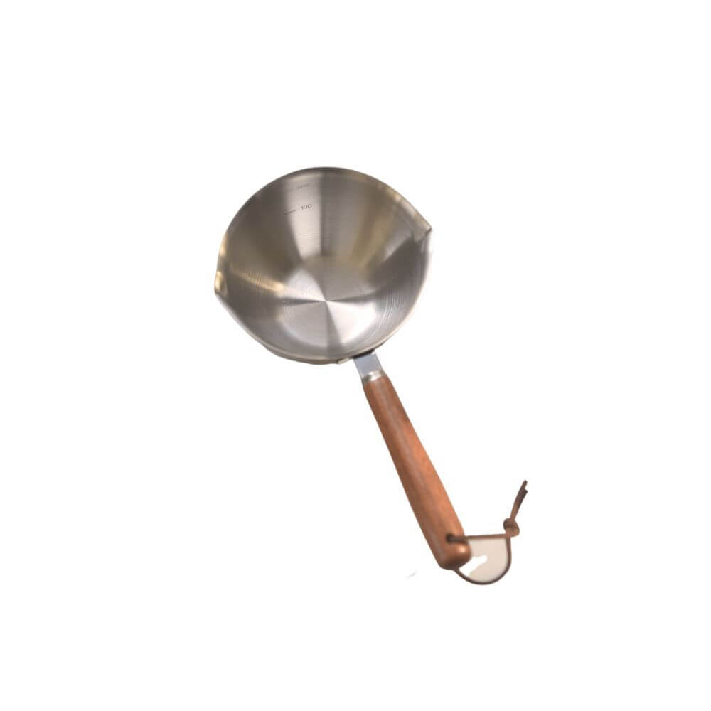 Kylin 304 stainless steel oil poured pot with wood handle, 200ml capacity, stylish and durable kitchen tool.