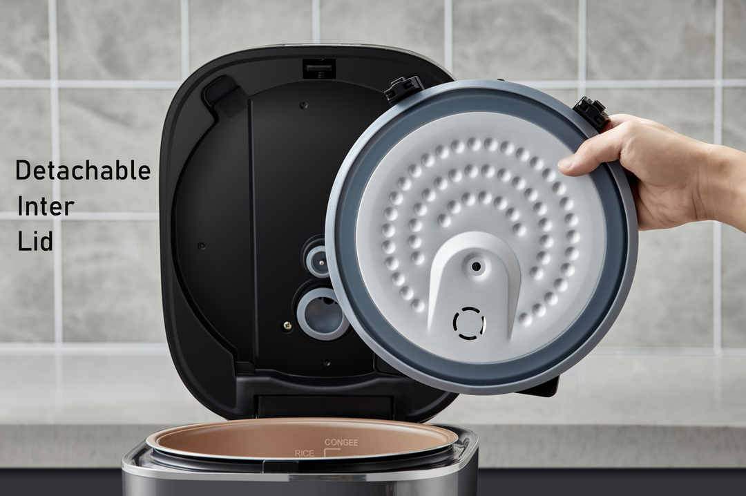 Detachable inner lid of BEAR 4 Litre Intelligent Power Heating Rice Cooker DFB-Q40R5 being held open