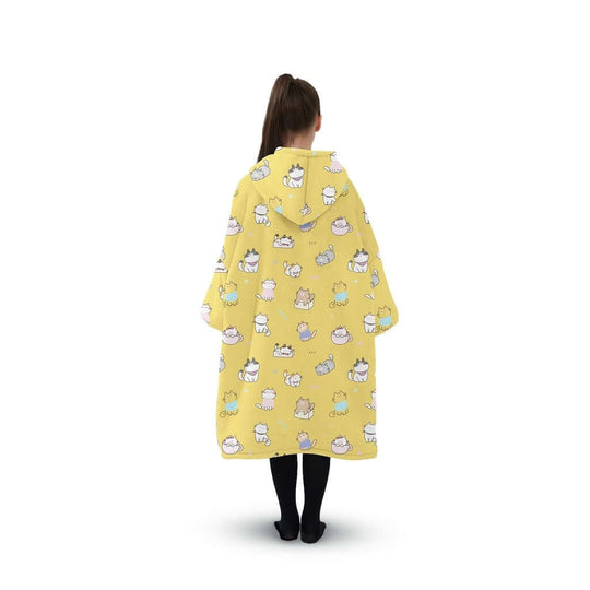 Yellow GOMINIMO hoodie blanket featuring cute cat patterns, designed for kids, soft double layers for comfort and warmth.