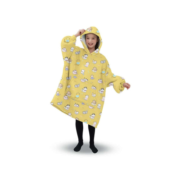 GOMINIMO Kids Hoodie Blanket in yellow with cat design, featuring large pockets and a cozy, comfortable fit. Perfect for winter.